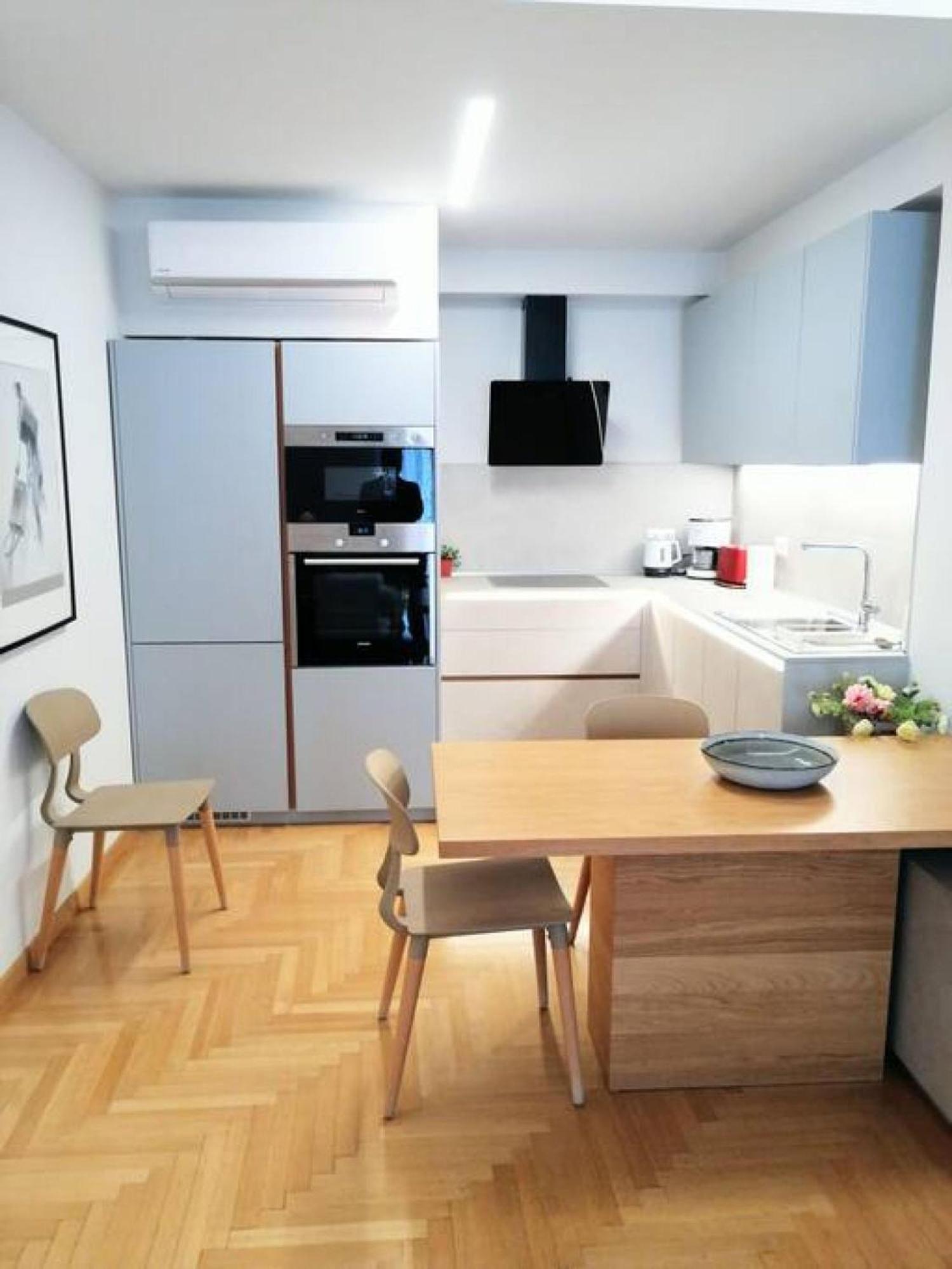 Elegant Apartment In Acropolis Atenas Exterior foto